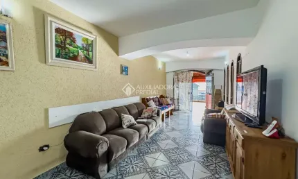 Casa com 4 quartos à venda na Visconde de Cairú, 495, Ferrazópolis, São Bernardo do Campo, 218 m2 por R$ 650.000