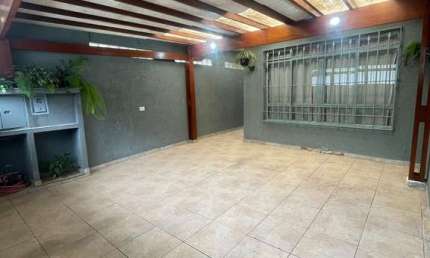 Casa com 3 quartos à venda na Rua Celso Lara Barberis, 291, Cidade Dutra, São Paulo, 186 m2 por R$ 690.000