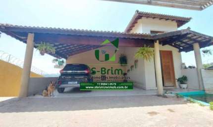 Casa triplex à venda - Res. Country Felix - Bom Jesus dos Perdões