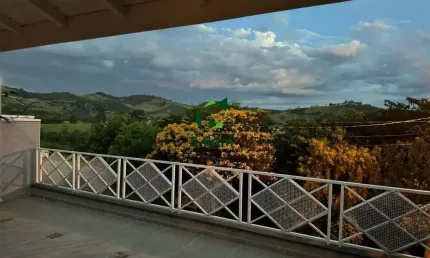 Lindo Sobrado à Venda em Joanópolis/SP – Acabamento Impecável em Alto Padrão
