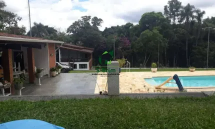 Chácara à venda em Nazaré Paulista, no Bairro 4 Cantos.