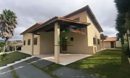 Refúgio de Tranquilidade e Conforto na Região de Atibaia – Casa Térrea em Condomínio Fechado