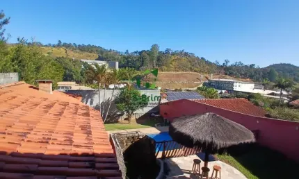 Chácara aconchegante com vista panorâmica e estrutura completa para lazer | atibaia/sp
