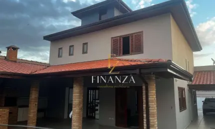 Sobrado com 4 suítes e amplo quintal na Vila Avaí, Indaiatuba - SP