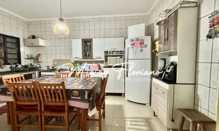 Casa Térrea - 2 dormitórios sendo 1 suíte + espaço gourmet