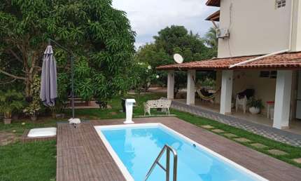 Linda Casa à Venda em Jauá. Condomínio Fechado. R$ 1.150.000,00.