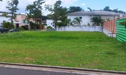 Vendo Excelente Terreno Plano ALPHAVILLE I. R$ 790.000,00.