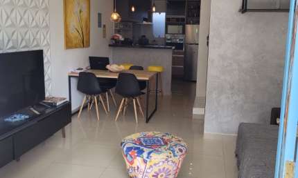 Vendo Excelente Village no Miragem ( Buraquinho) R$ 495.000,00.