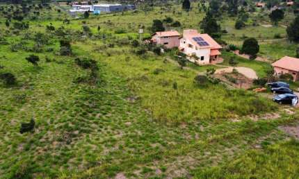 Terreno à venda, 2592 m² por R$ 300.000,00 - Demétria - Botucatu/SP