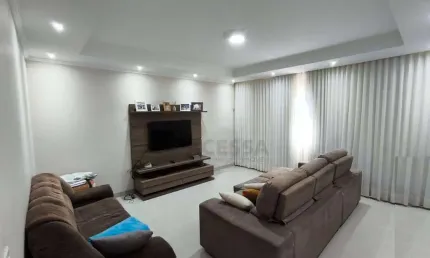 Casa com 3 dormitórios à venda, 180 m² por R$ 650.000,00 - Jardim Ipyranga - Botucatu/SP