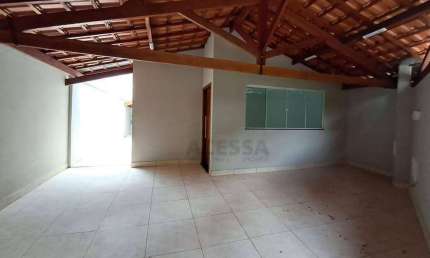 Casa com 2 dormitórios à venda por R$ 350.000,00 - Jardim Planalto - Botucatu/SP