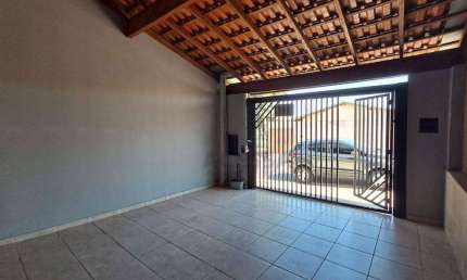 Casa com 2 dormitórios à venda, 70 m² por R$ 295.000,00 - Jardim Itamarati - Botucatu/SP