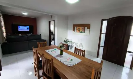 Casa com 4 dormitórios à venda, 230 m² por R$ 480.000,00 - Vila Pinheiro Machado - Botucatu/SP