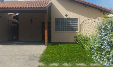 Casa com 3 dormitórios, 250 m² - aluguel por R$ 10.000/mês - Jardim das Colinas - São José dos Campos/SP