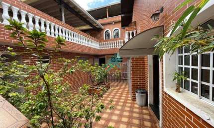 Casa com 3 dormitórios à venda, 257 m² por R$ 1.050.000,00 - Vila Scarpelli - Santo André/SP