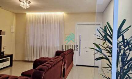 Sobrado bem distribuído com 273m² composto por 4 dormitórios sendo 2 suítes, à venda por R$ 750.000 - Jardim Maria Cecília, SBC/SP