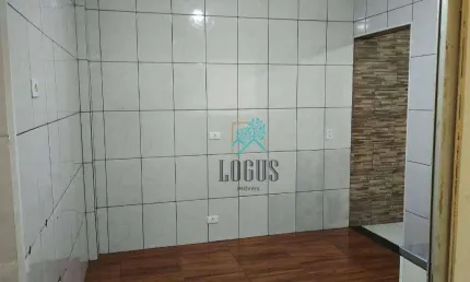 Casa com 1 dormitório para alugar por R$ 785/mês - Bairro Dos Casa - São Bernardo do Campo/SP