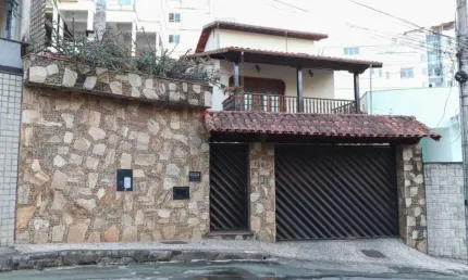Casa com 3 quartos à venda, 254 m² por R$ 1.200.000 - Teixeiras - Juiz de Fora/MG
