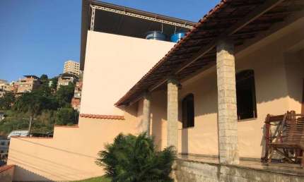 Casa com 4 quartos à venda na Rua Aurora Tristão, Bandeirantes, Juiz de Fora
