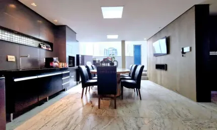 Casa com 3 quartos à venda na Rua Barão de Santa Helena, Granbery, Juiz de Fora