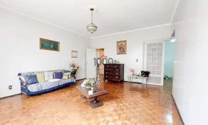 Apartamento com tamanho de casa disponível para venda.