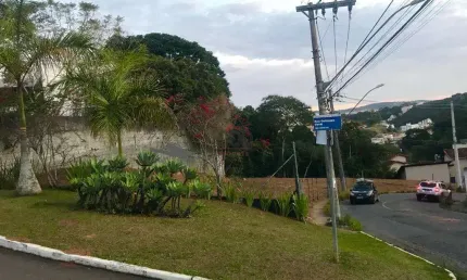 Terreno, 1.350 M², Rua João Krolman Sobrinho e ao lado da portaria do condomínio São Lucas