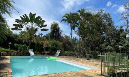 Granja Recanto dos Lagos, Piscina, 4.727 M2 murados,  Casa colonial 4 quartos, 4 vagas cobertas.