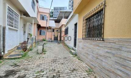 Casa com 2 quartos para alugar na Rua Osório de Almeida, Poço Rico, Juiz de Fora