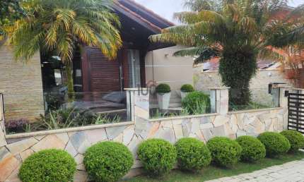 Casa com 3 quartos à venda na Rua João Weiss, Alto dos Pinheiros, Juiz de Fora