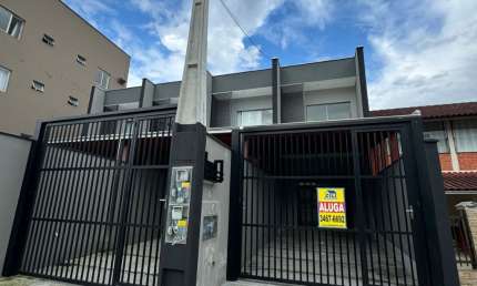 Sobrado para aluguel tem 80 metros quadrados com 2 quartos em Aventureiro - Joinville - SC