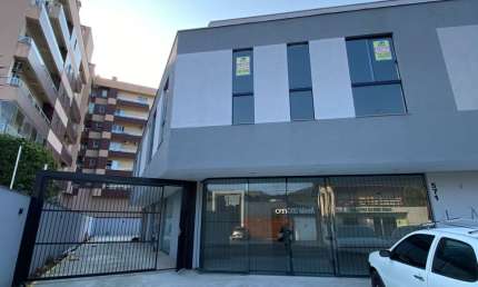 Escritório para aluguel tem 26 metros quadrados em Saguaçu - Joinville - SC