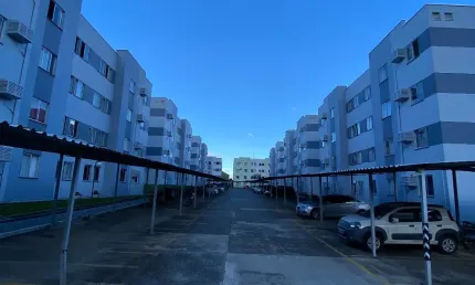 Apartamento medindo 80 metros, localizado no Bairro Iririu, Joinville/SC.