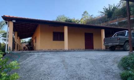 Ótima localização, casa com três dormitórios no Condomínio  Recanto do sol