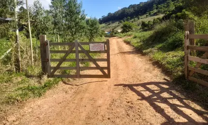 Terreno em área rural, condomínio recanto do boi, em varginha juiz de fora