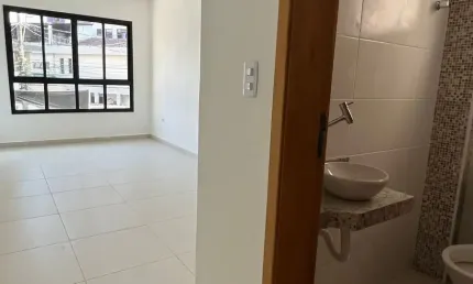 More  em casa duplex, 3 dormitórios, em bairro tranquilo