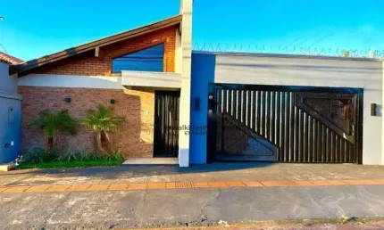 Casa à venda 03 quartos com piscina - Vila Albuquerque