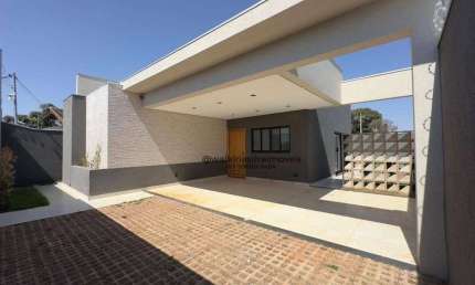 Casa À venda 03 quartos suíte com píscina - São Francisco