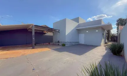 Casa para alugar 03 quartos sendo 02 suítes - caiçara
