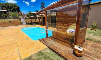 Vendo chácara em Medeiros com 03 quartos, piscina, sauna e playgroud!