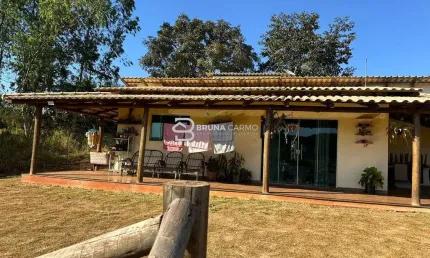 Sitio em Itatiaiuçu com 03 quartos e piscina! OPORTUNIDADE !