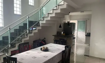 Casa de condomínio para aluguel com 360 metros quadrados com 4 quartos