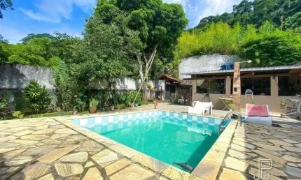 Casa à venda, 290 m² por R$ 789.900,00 - Vale do Paraíso - Teresópolis/RJ
