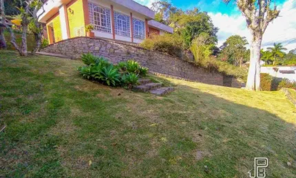 Casa com 4 dormitórios à venda, 330 m² por R$ 1.070.000,00 - Albuquerque - Teresópolis/RJ