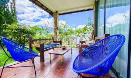 Casa com 4 dormitórios à venda, 320 m² por R$ 2.400.000,00 - Vargem Grande - Teresópolis/RJ