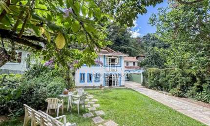 Casa à venda, 325 m² por R$ 1.100.000,00 - Carlos Guinle - Teresópolis/RJ