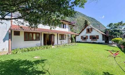 Casa à venda, 108 m² por R$ 900.000,00 - Comary - Teresópolis/RJ