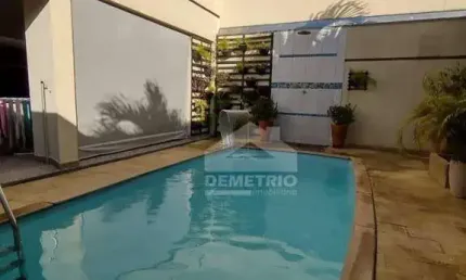 Casa com 4 dormitórios à venda, 191 m² por R$ 790.000,00 - Vila Jaboticabeira - Taubaté/SP