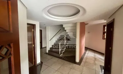 Casa com 3 dormitórios para alugar no Condomínio Imperial