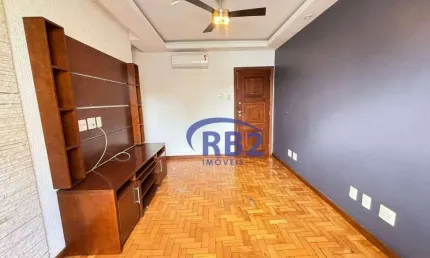 Apartamento reformado na Rua Alvares de Azevedo em Icaraí