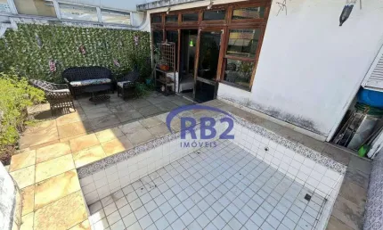 Cobertura duplex em Icaraí com 2 quartos e 2 vagas.
